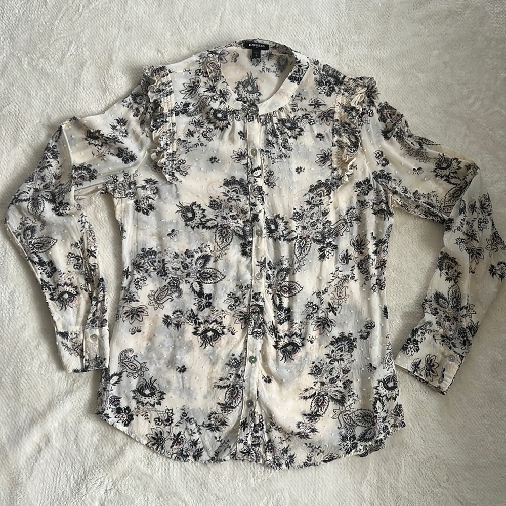 NWOT. Express Long Sleeve Button Down shirt. Size small.